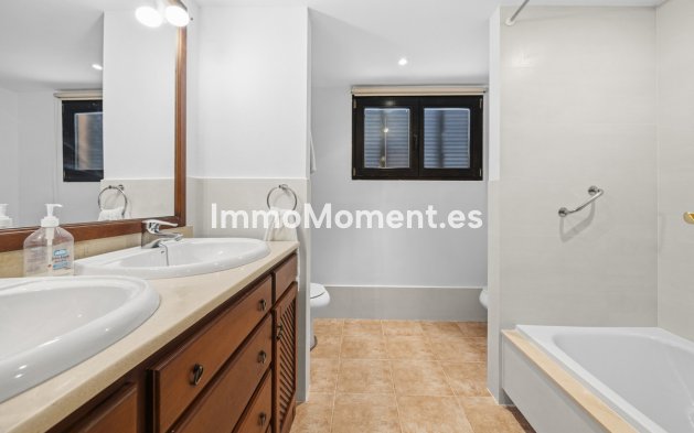 Resale - Detached villa - Marbella - Guadalmina Alta