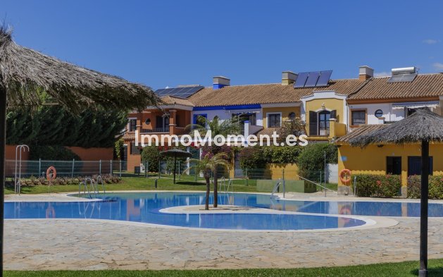 Resale - Detached villa - Marbella - Guadalmina Alta