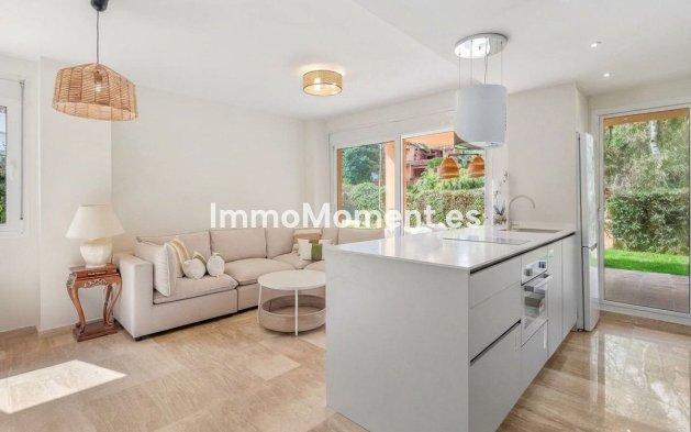 Resale - Apartment - Marbella - Las Chapas