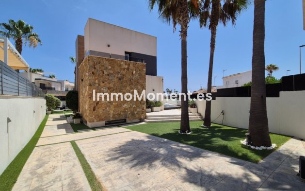 Bestaande woning - Vrijstaande villa - Torrevieja - Torrevieja Centro