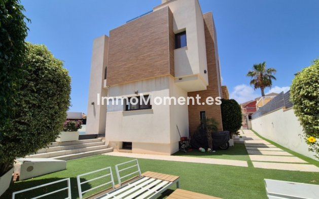 Bestaande woning - Vrijstaande villa - Torrevieja - Torrevieja Centro