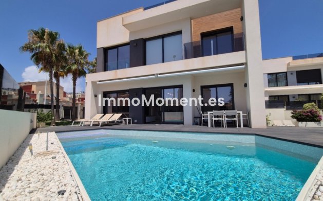 Bestaande woning - Vrijstaande villa - Torrevieja - Torrevieja Centro