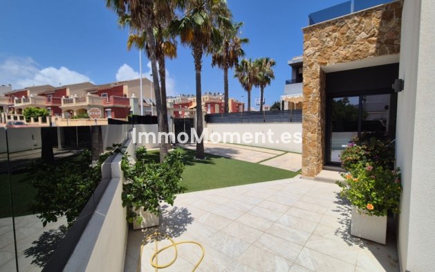Bestaande woning - Vrijstaande villa - Torrevieja - Torrevieja Centro