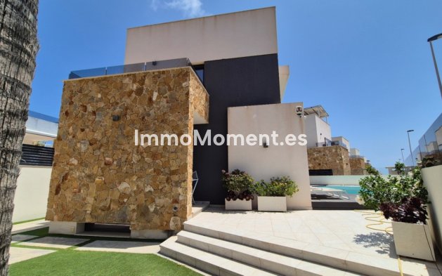Bestaande woning - Vrijstaande villa - Torrevieja - Torrevieja Centro