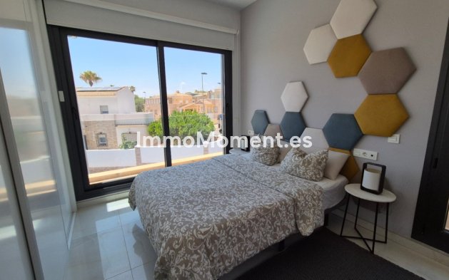 Bestaande woning - Vrijstaande villa - Torrevieja - Torrevieja Centro