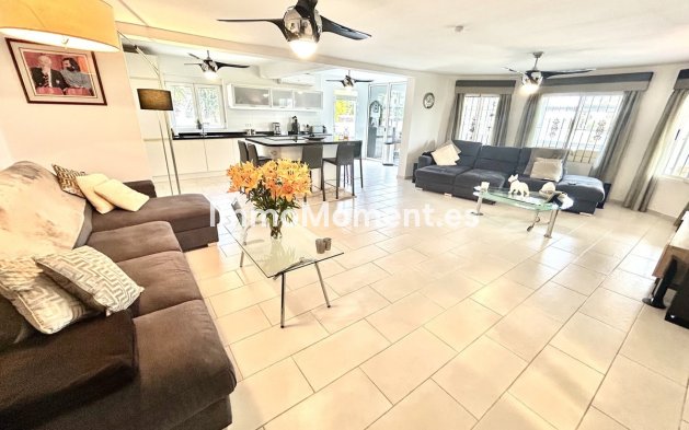 Bestaande woning - Vrijstaande villa - Catral - Catral Centro