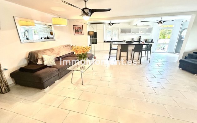Bestaande woning - Vrijstaande villa - Catral - Catral Centro