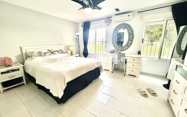 Bestaande woning - Vrijstaande villa - Catral - Catral Centro