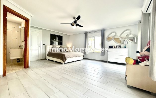 Bestaande woning - Vrijstaande villa - Catral - Catral Centro