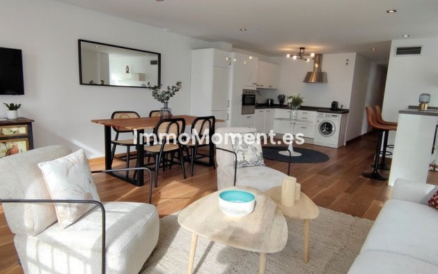 Resale - Apartment - Marbella - Puerto Banús