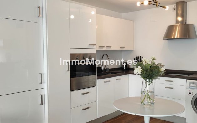 Resale - Apartment - Marbella - Puerto Banús