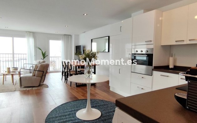 Resale - Apartment - Marbella - Puerto Banús