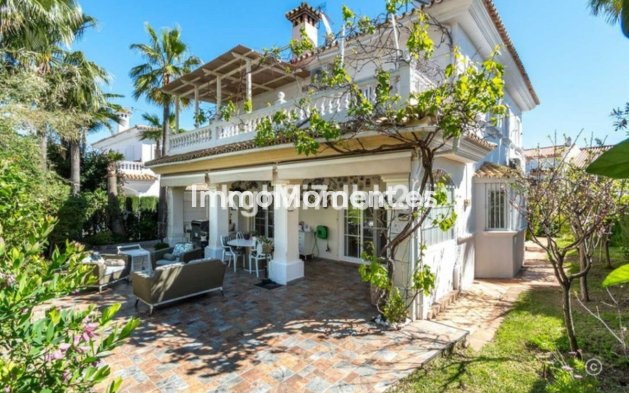 Bestaande woning - Vrijstaande villa - Estepona  - Estepona Centro