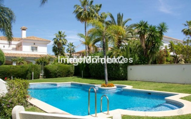 Bestaande woning - Vrijstaande villa - Estepona  - Estepona Centro