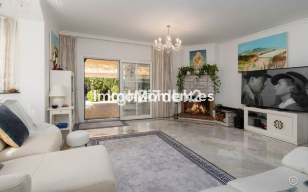 Bestaande woning - Vrijstaande villa - Estepona  - Estepona Centro