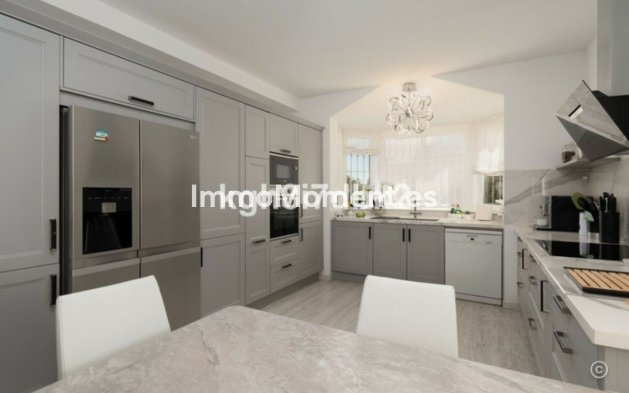Bestaande woning - Vrijstaande villa - Estepona  - Estepona Centro