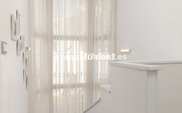 Bestaande woning - Vrijstaande villa - Estepona  - Estepona Centro