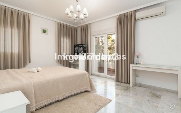 Bestaande woning - Vrijstaande villa - Estepona  - Estepona Centro