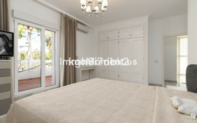 Bestaande woning - Vrijstaande villa - Estepona  - Estepona Centro