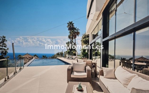 Resale - Detached villa - Marbella - Altos de los Monteros