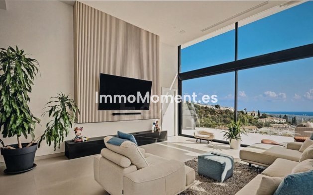 Resale - Detached villa - Marbella - Altos de los Monteros