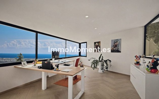 Resale - Detached villa - Marbella - Altos de los Monteros