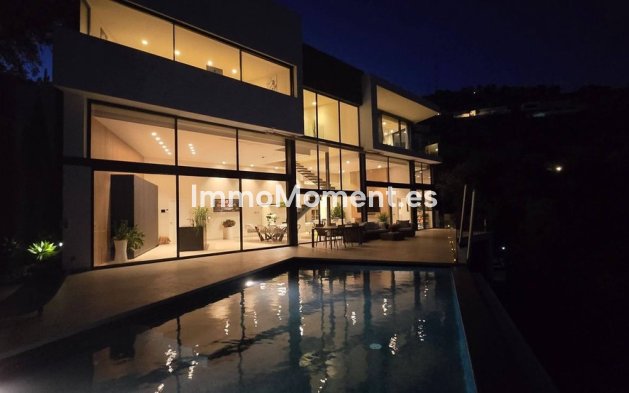 Resale - Detached villa - Marbella - Altos de los Monteros