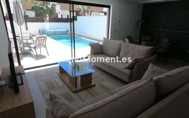 Resale - Detached villa - Algorfa - La Finca Golf