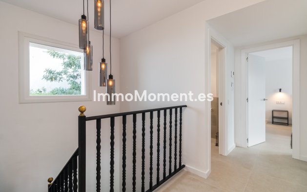 Wiederverkauf - Freistehende Villa -   Inländisch - Istán