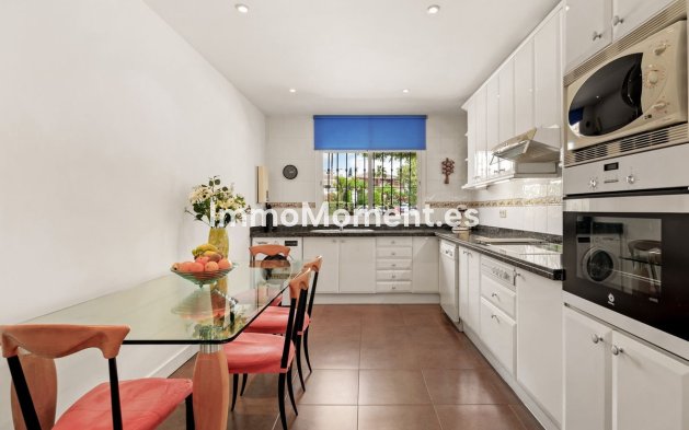 Wiederverkauf - Wohnung - Estepona  - Estepona Centro