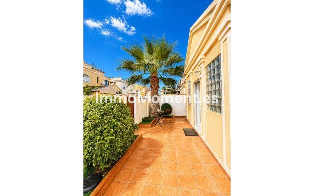 Bestaande woning - Vrijstaande villa - Torrevieja - Torrevieja Centro