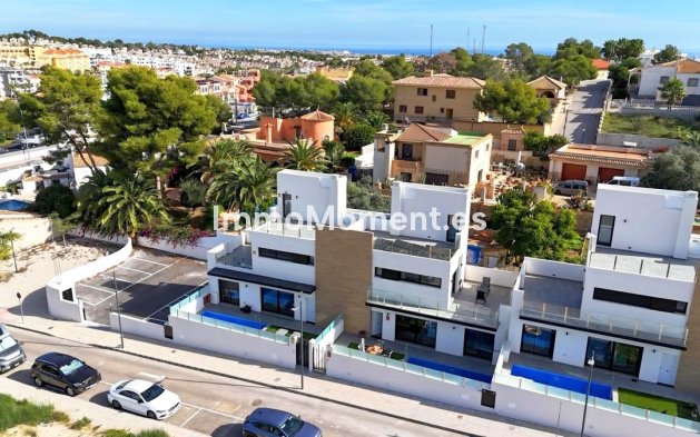 Bestaande woning - Vrijstaande villa - Orihuela - Villamartin