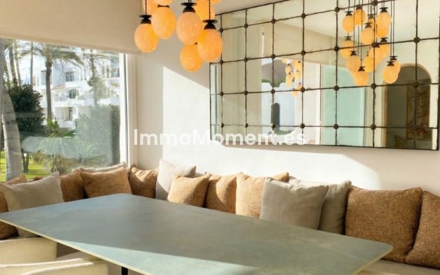 Resale - Apartment - Marbella - Puerto Banús