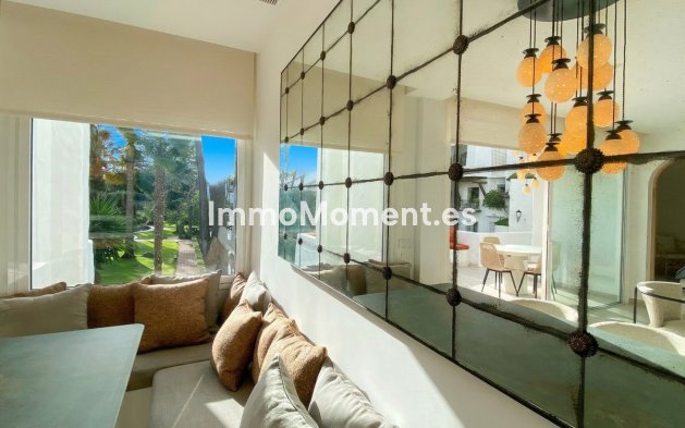 Resale - Apartment - Marbella - Puerto Banús
