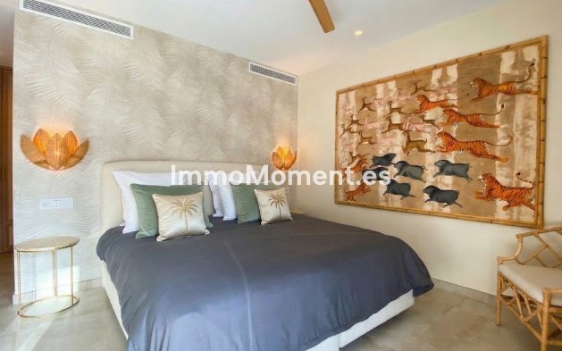 Resale - Apartment - Marbella - Puerto Banús
