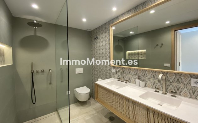 Resale - Apartment - Marbella - Puerto Banús
