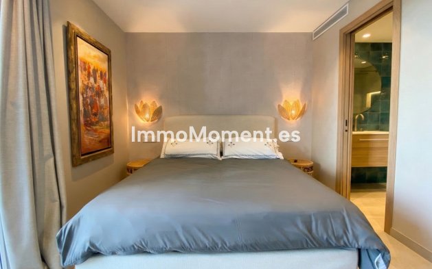 Resale - Apartment - Marbella - Puerto Banús