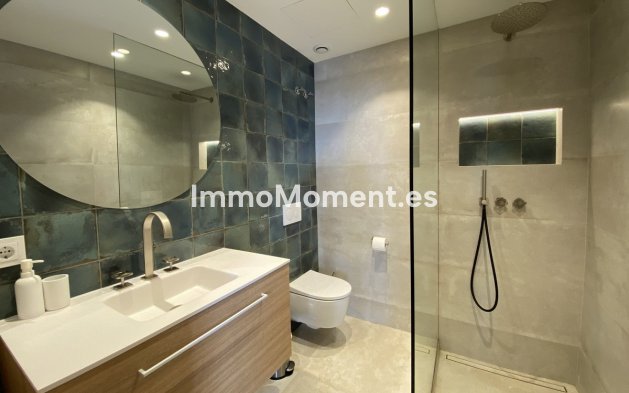 Resale - Apartment - Marbella - Puerto Banús