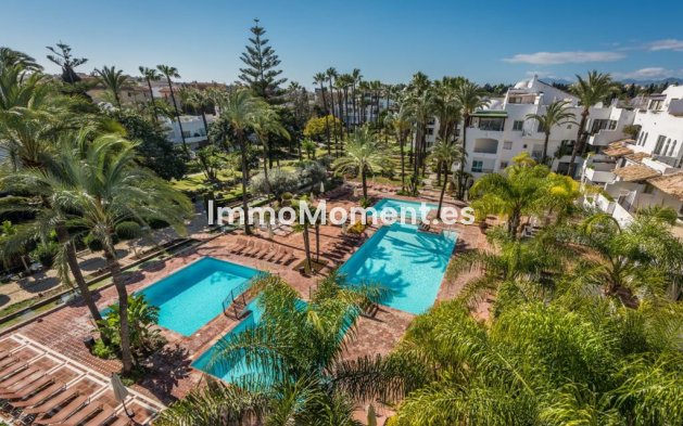 Resale - Apartment - Marbella - Puerto Banús