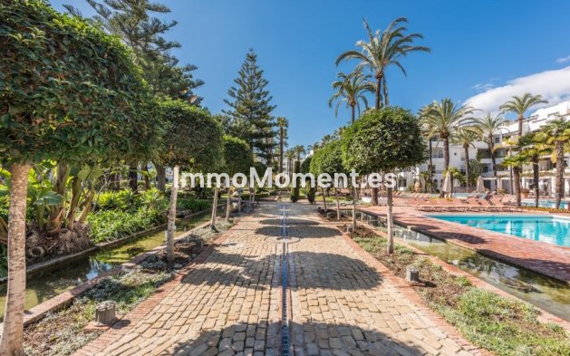 Resale - Apartment - Marbella - Puerto Banús