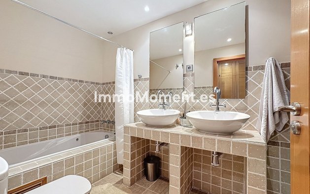 Wiederverkauf - Wohnung - Estepona  - Selwo