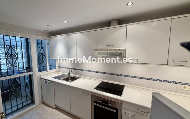 Wiederverkauf - Freistehende Villa - Marbella - Elviria