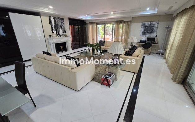 Resale - Apartment - Marbella - Puerto Banús