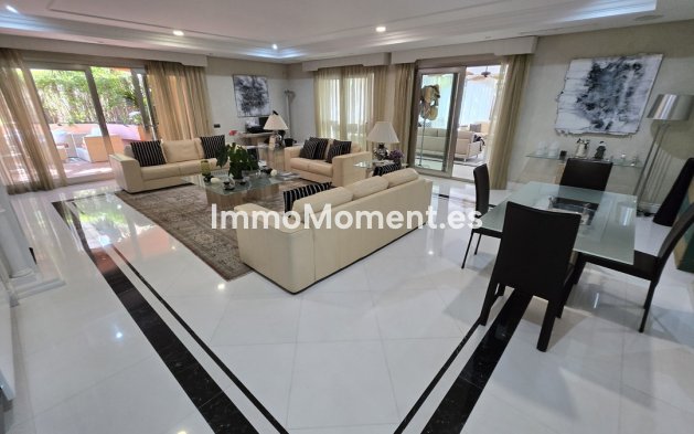 Resale - Apartment - Marbella - Puerto Banús