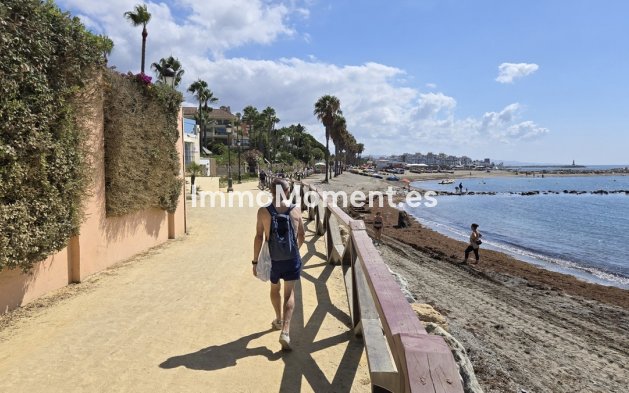Resale - Apartment - Marbella - Puerto Banús