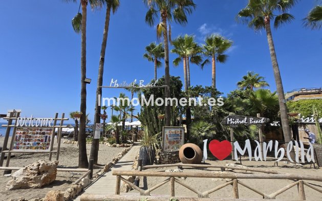 Resale - Apartment - Marbella - Puerto Banús