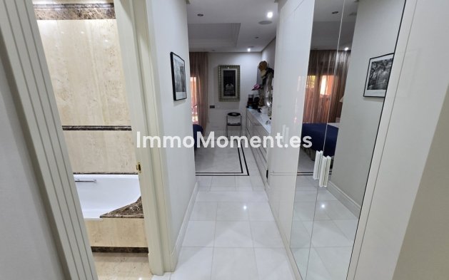 Resale - Apartment - Marbella - Puerto Banús