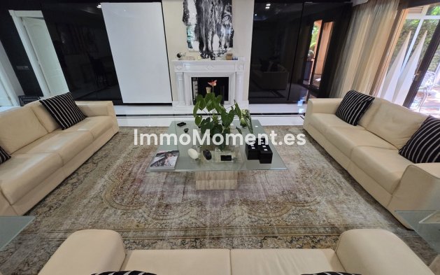 Resale - Apartment - Marbella - Puerto Banús