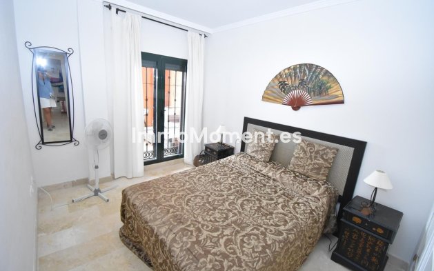 Resale - Apartment - Marbella - Elviria