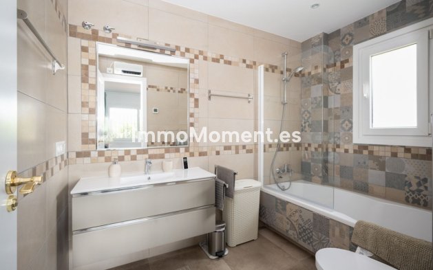 Wiederverkauf - Freistehende Villa - Marbella - Elviria